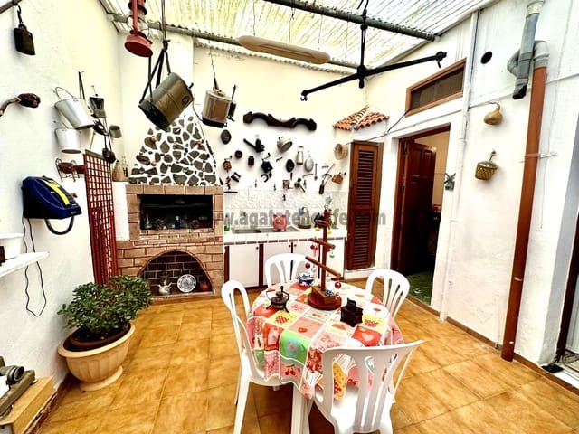 4 slaapkamer Villa te koop in Los Silos met garage - € 315.000 (Ref: 8814212)