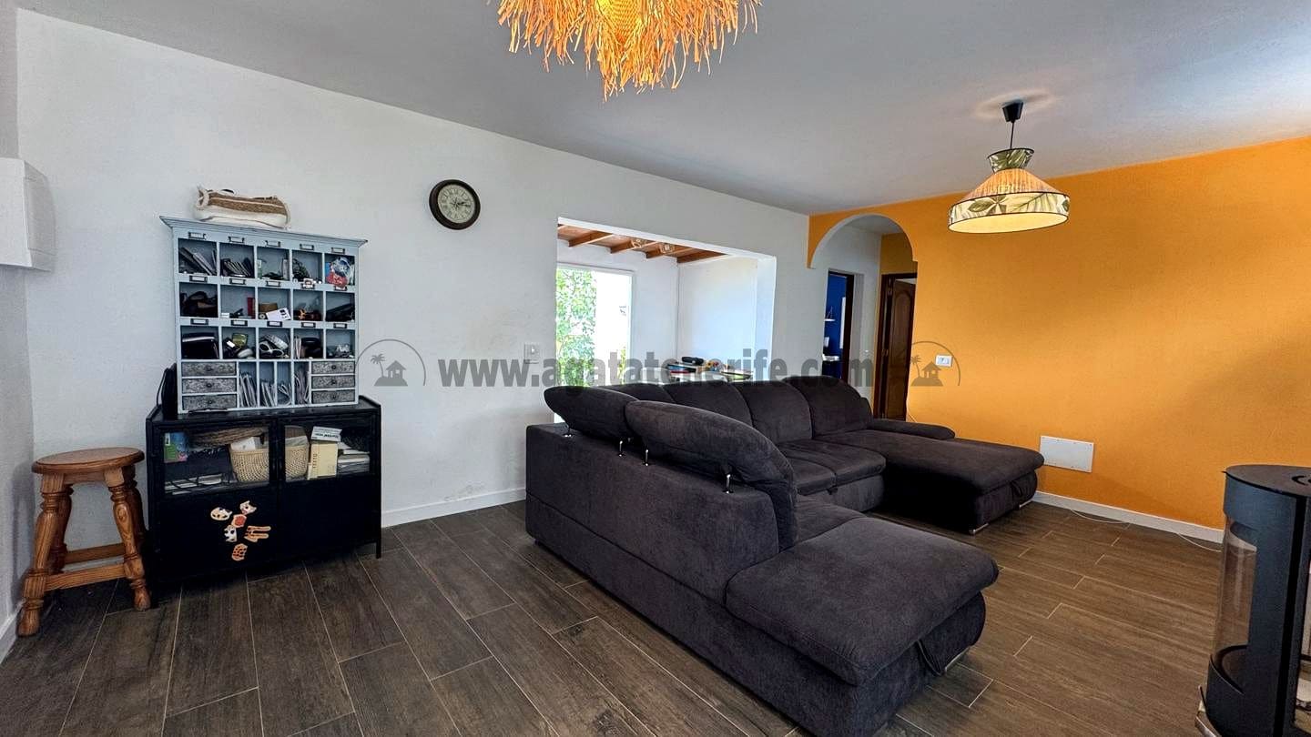 3 soveværelse Finca/Landehus til salg i Icod de los Vinos med swimmingpool - € 450.000 (Ref: 8980014)