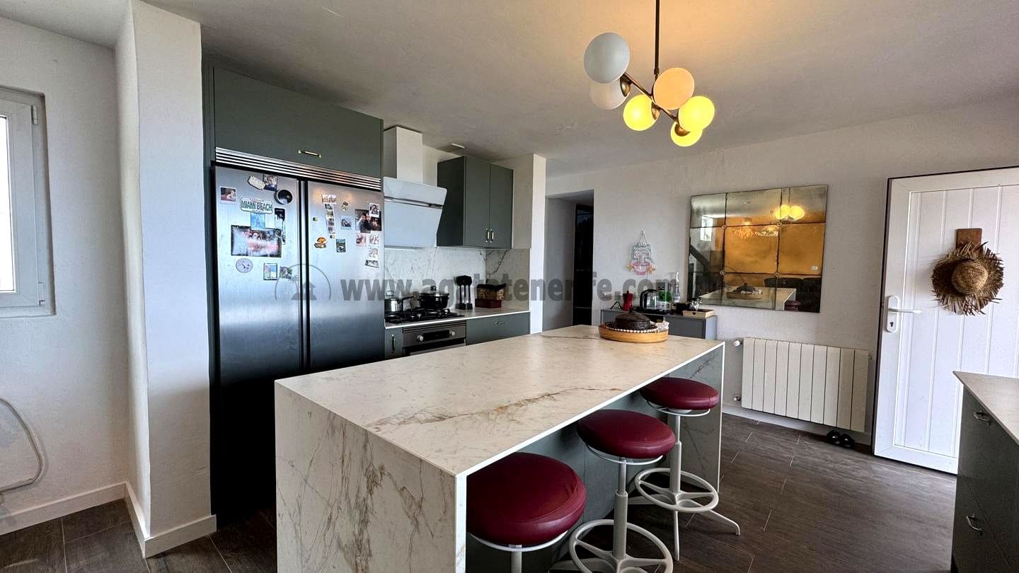 3 soveværelse Finca/Landehus til salg i Icod de los Vinos med swimmingpool - € 450.000 (Ref: 8980014)