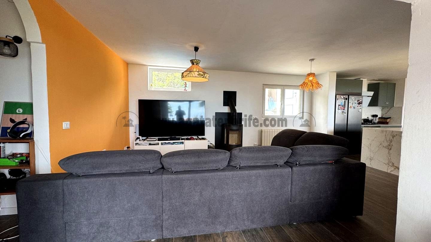 3 soveværelse Finca/Landehus til salg i Icod de los Vinos med swimmingpool - € 450.000 (Ref: 8980014)