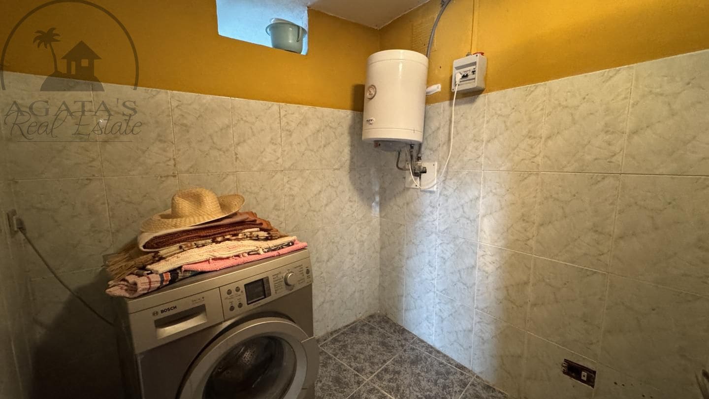 6 bedroom Finca/Country House for sale in Icod de los Vinos - € 270,000 (Ref: 9026287)