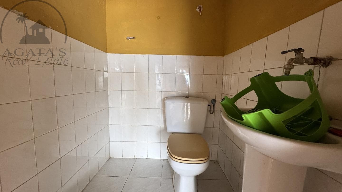 6 bedroom Finca/Country House for sale in Icod de los Vinos - € 270,000 (Ref: 9026287)