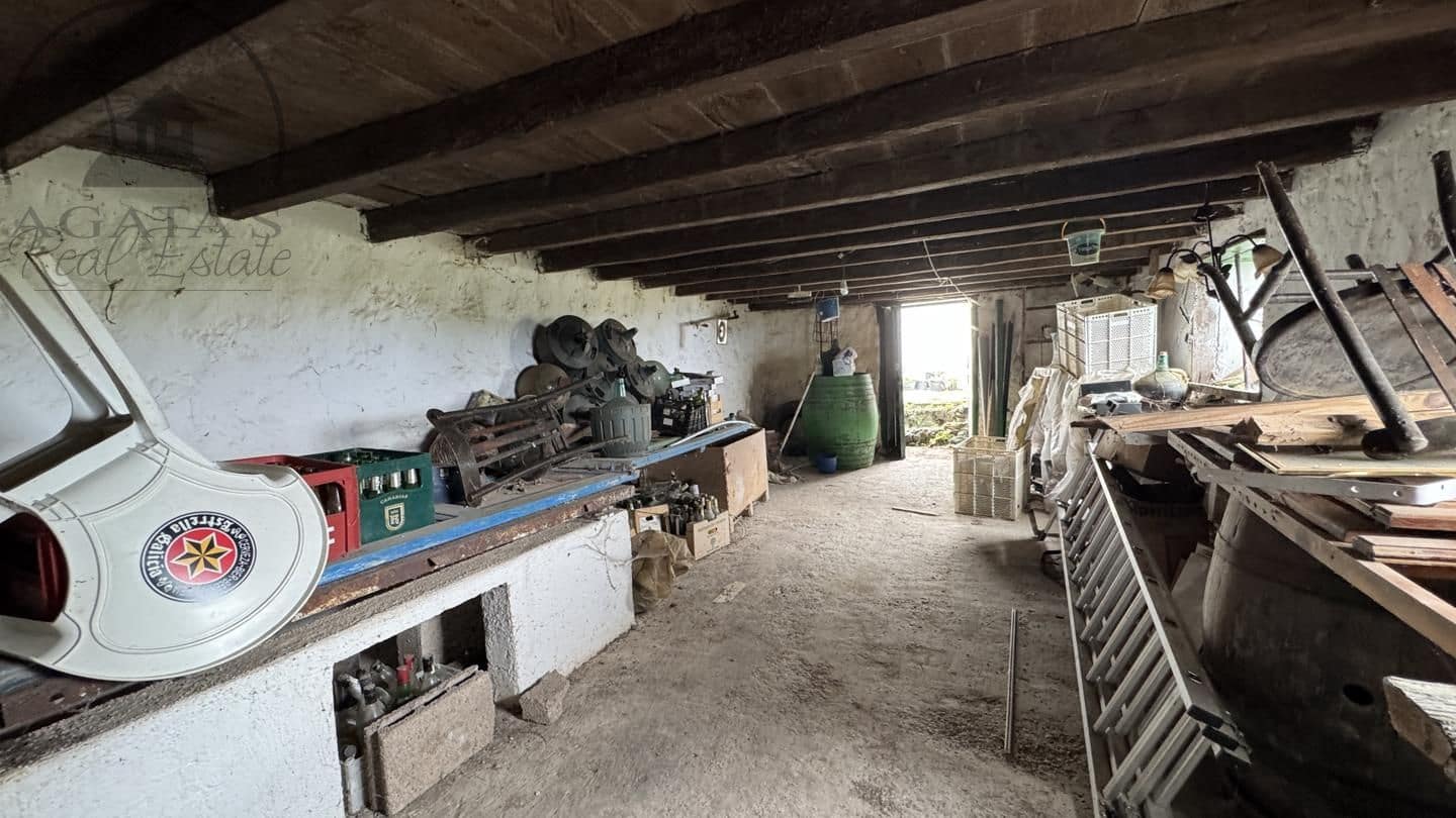 6 bedroom Finca/Country House for sale in Icod de los Vinos - € 270,000 (Ref: 9026287)