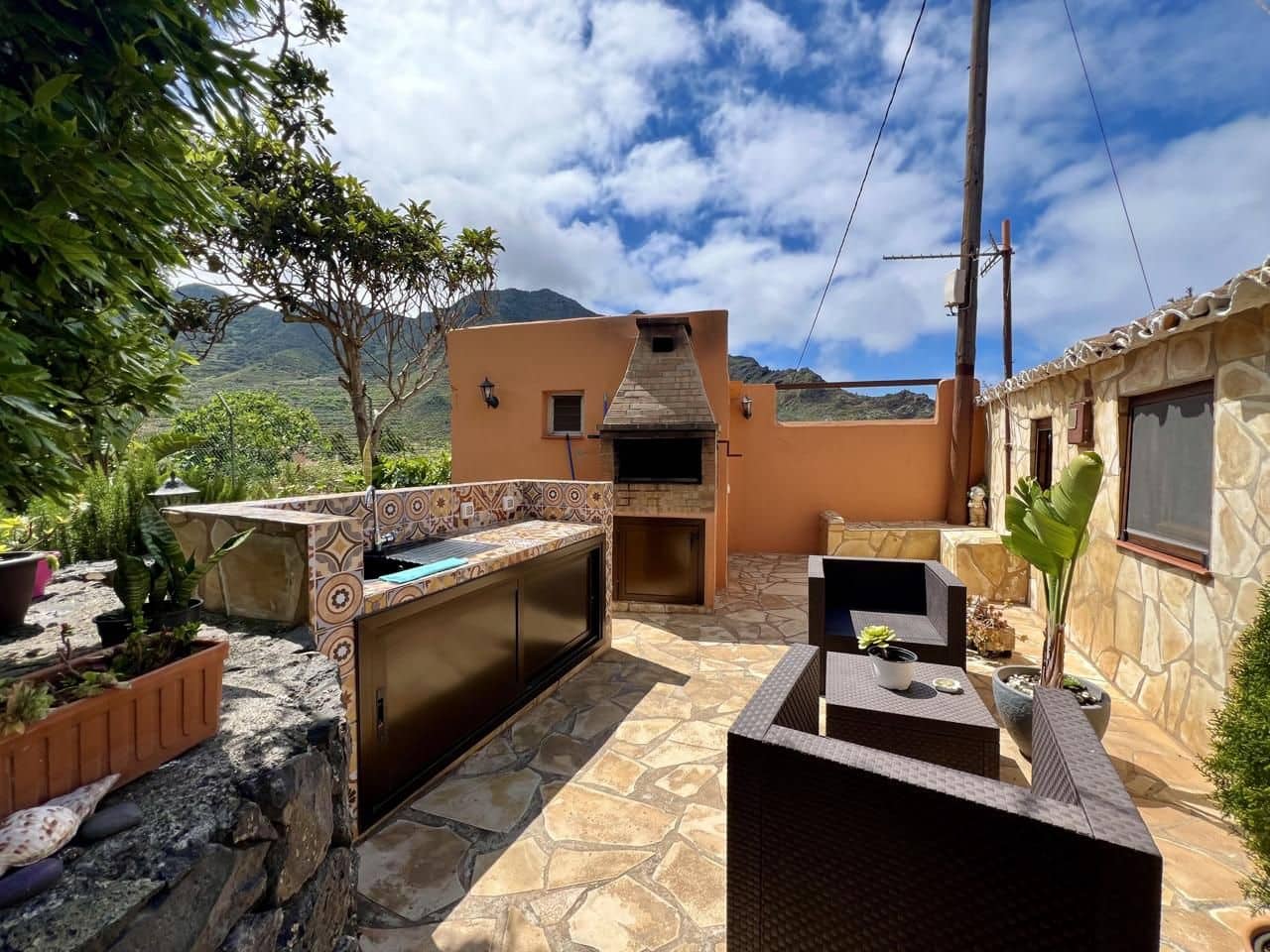 2 bedroom Finca/Country House for sale in Buenavista del Norte - € 310,000 (Ref: 9062087)