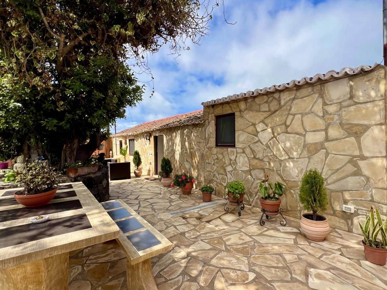 2 bedroom Finca/Country House for sale in Buenavista del Norte - € 310,000 (Ref: 9062087)