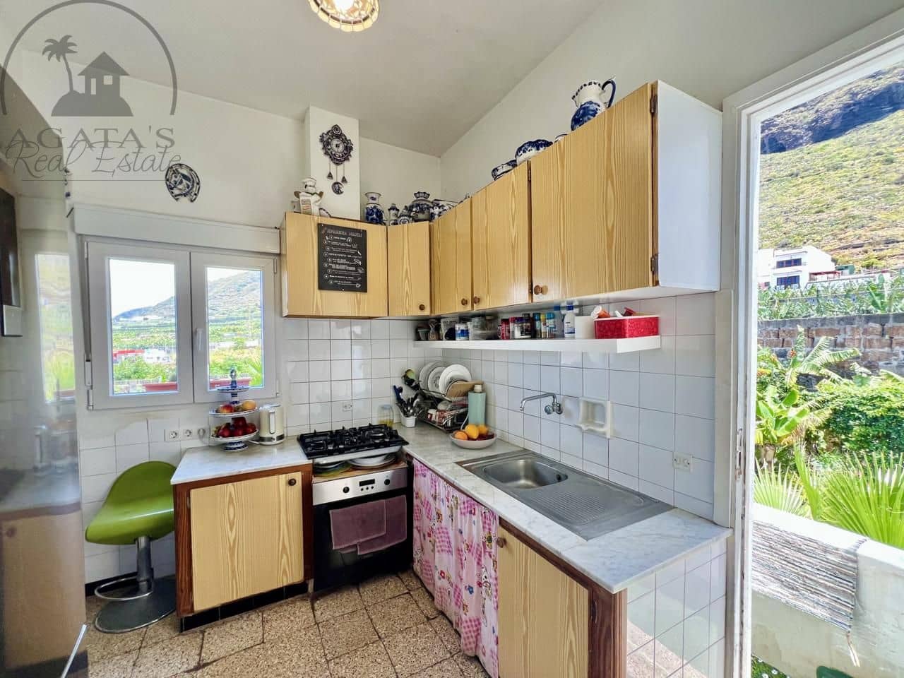 7 bedroom Villa for sale in Garachico with garage - € 850,000 (Ref: 9062088)