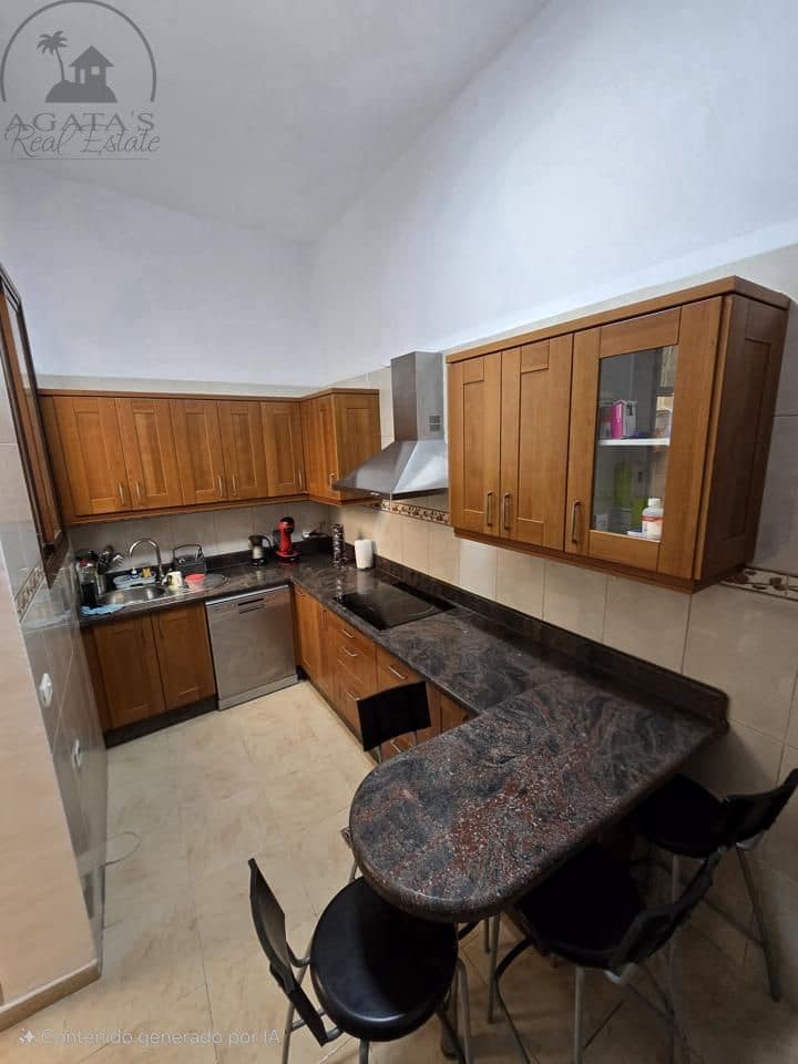 2 bedroom Flat for sale in Santa Cruz de Tenerife - € 364,000 (Ref: 9082599)