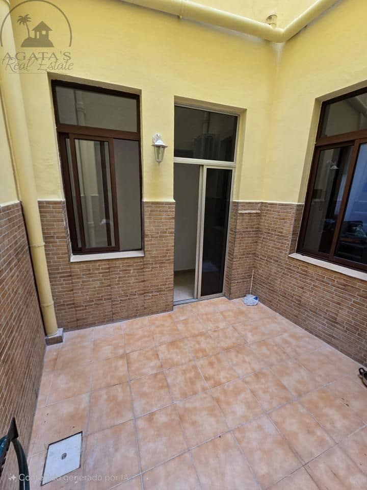 2 bedroom Flat for sale in Santa Cruz de Tenerife - € 364,000 (Ref: 9082599)