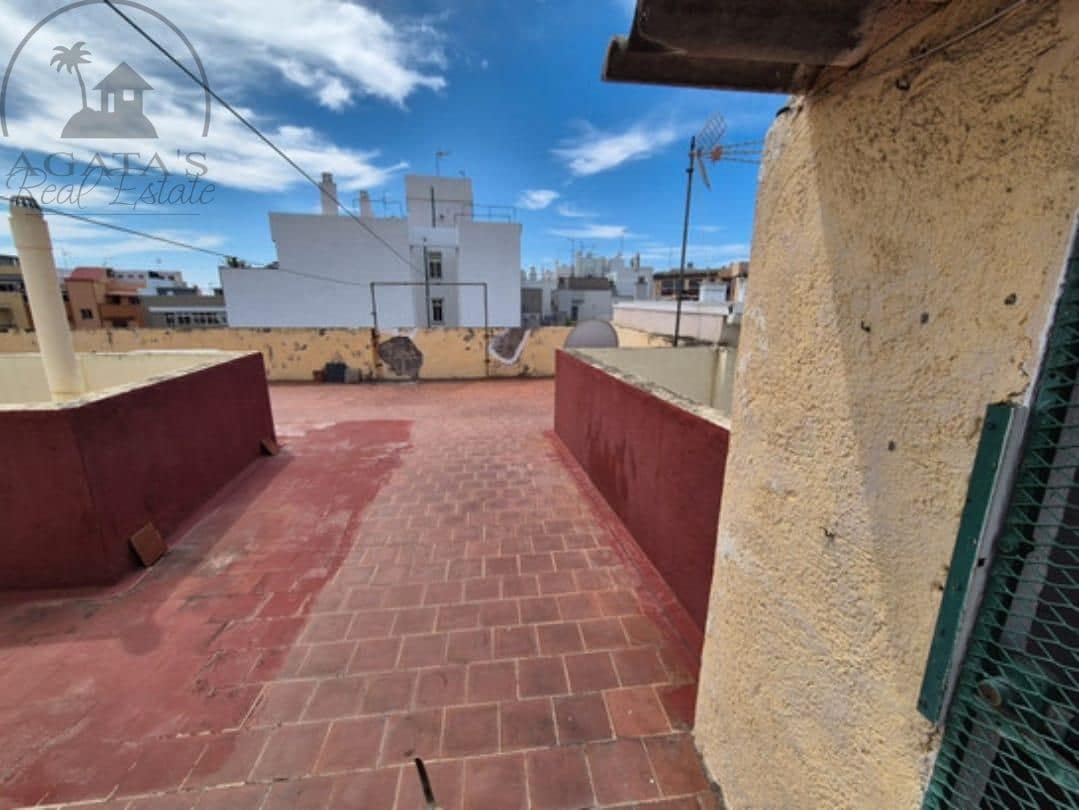 2 bedroom Flat for sale in Santa Cruz de Tenerife - € 364,000 (Ref: 9082599)