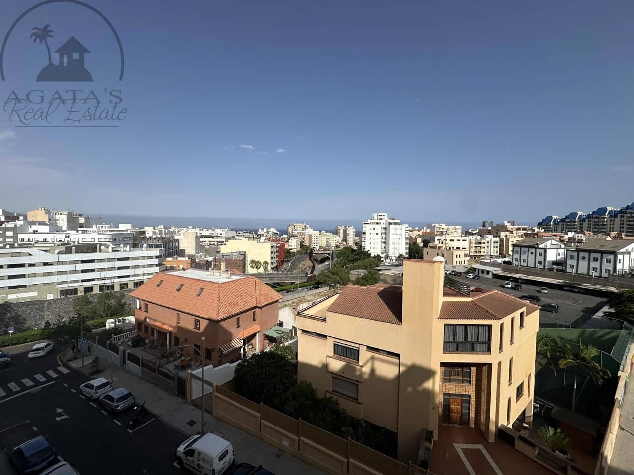 4 soveværelse Lejlighed til salg i Santa Cruz de Tenerife med garage - € 580.000 (Ref: 9106935)