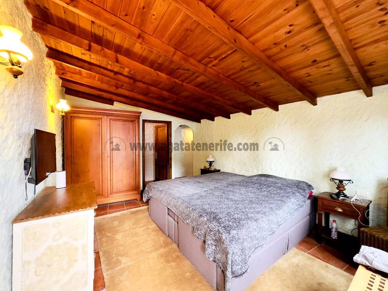 4 soveværelse Villa til salg i Icod de los Vinos med garage - € 335.000 (Ref: 9143252)