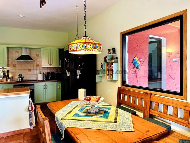 4 slaapkamer Villa te koop in Icod de los Vinos met garage - € 335.000 (Ref: 9143252)