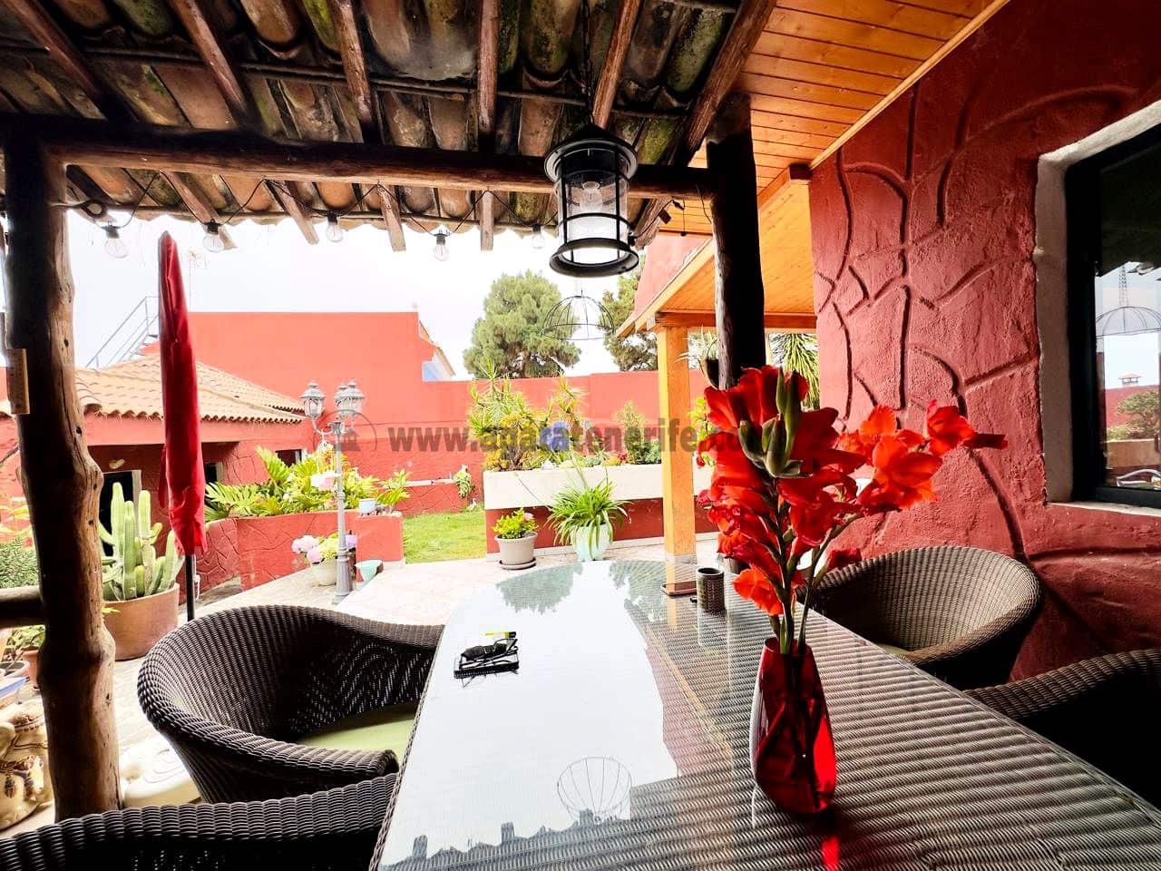 4 soveværelse Villa til salg i Icod de los Vinos med garage - € 335.000 (Ref: 9143252)