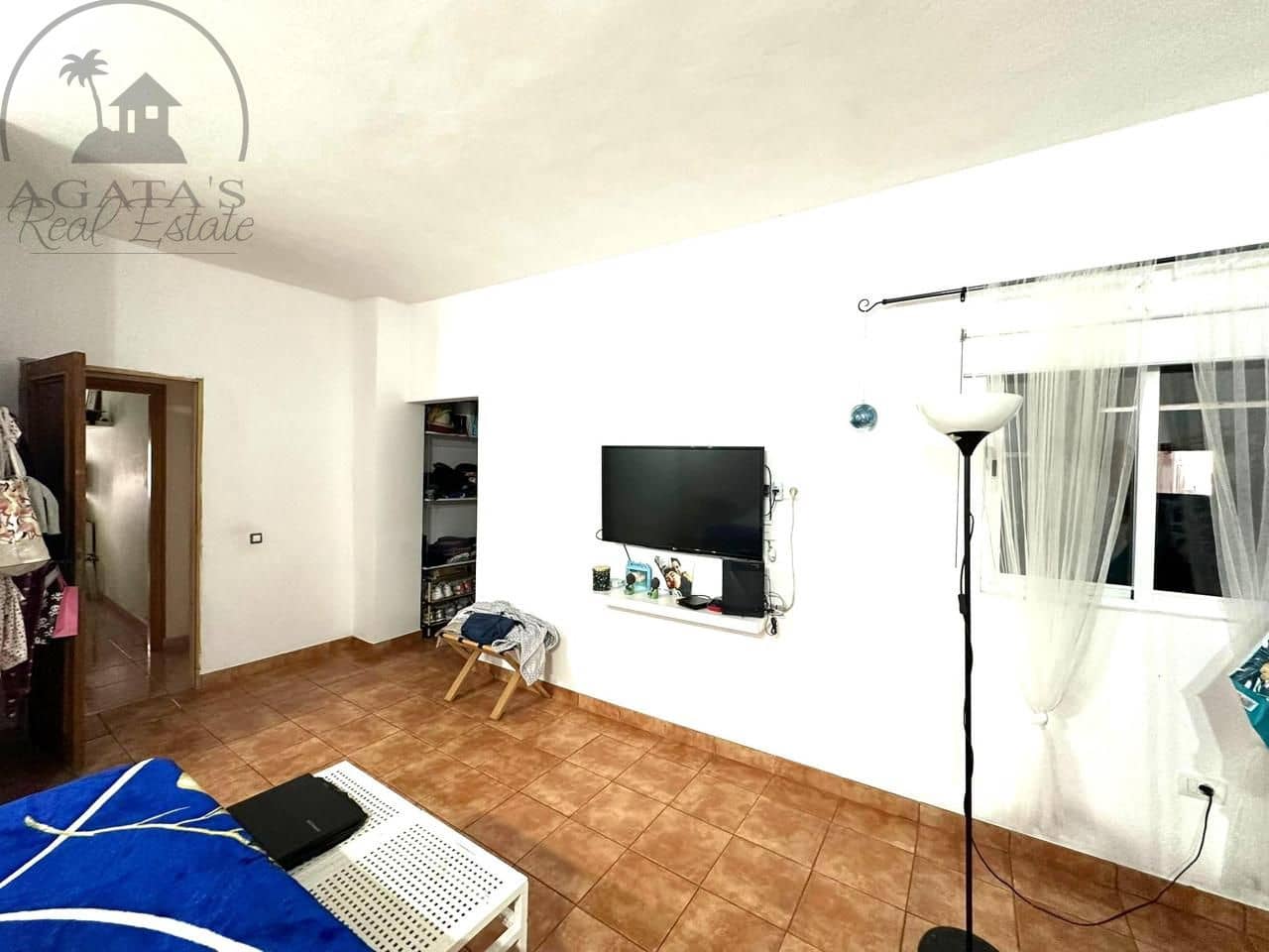 4 bedroom Villa for sale in El Tanque with garage - € 366,000 (Ref: 9143282)