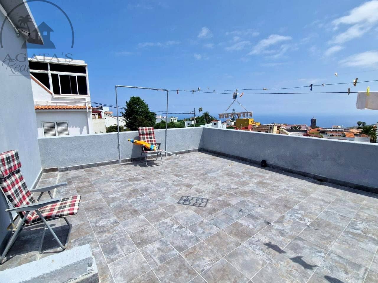 Piso de 6 habitaciones en La Guancha en venta - 190.000 € (Ref: 9176143)