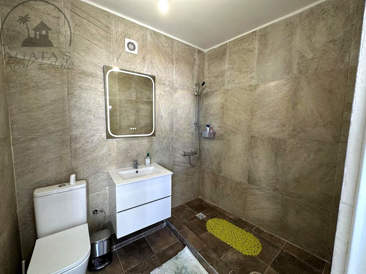 Piso de 6 habitaciones en La Guancha en venta - 190.000 € (Ref: 9176143)