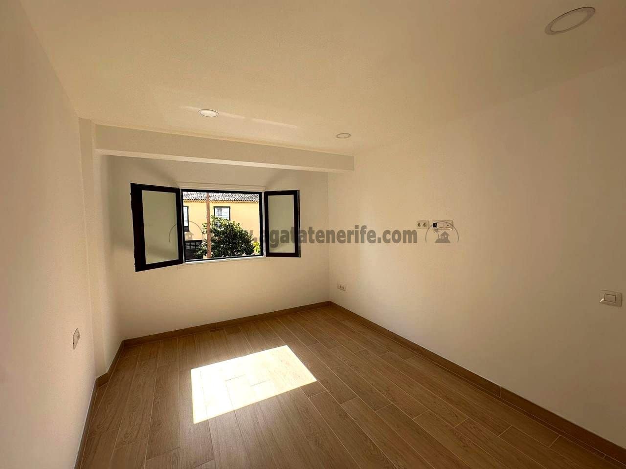 3 sypialnia Willa na sprzedaż w Los Realejos z basenem - 420 000 € (Ref: 9189568)