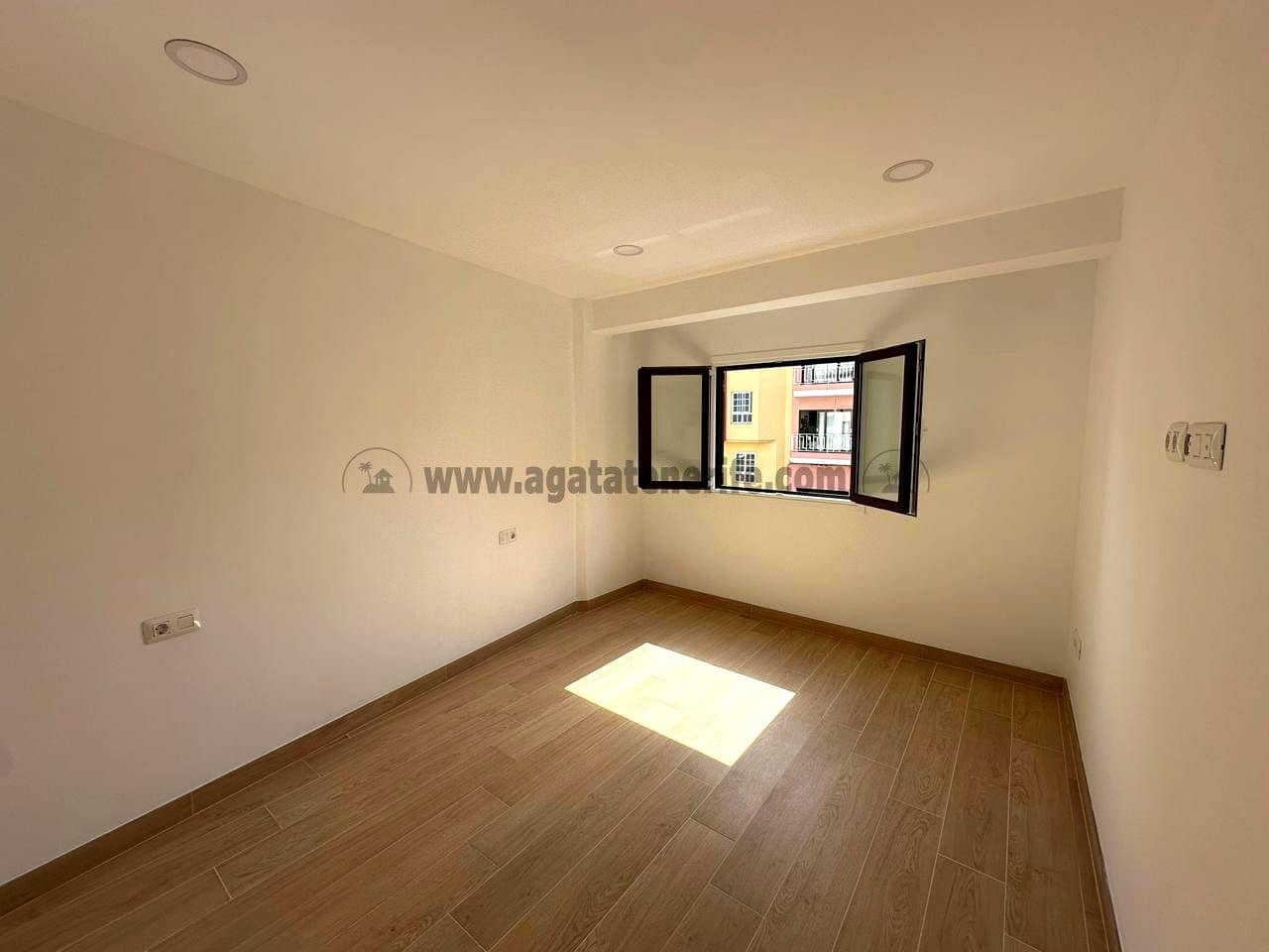 3 sypialnia Willa na sprzedaż w Los Realejos z basenem - 420 000 € (Ref: 9189568)