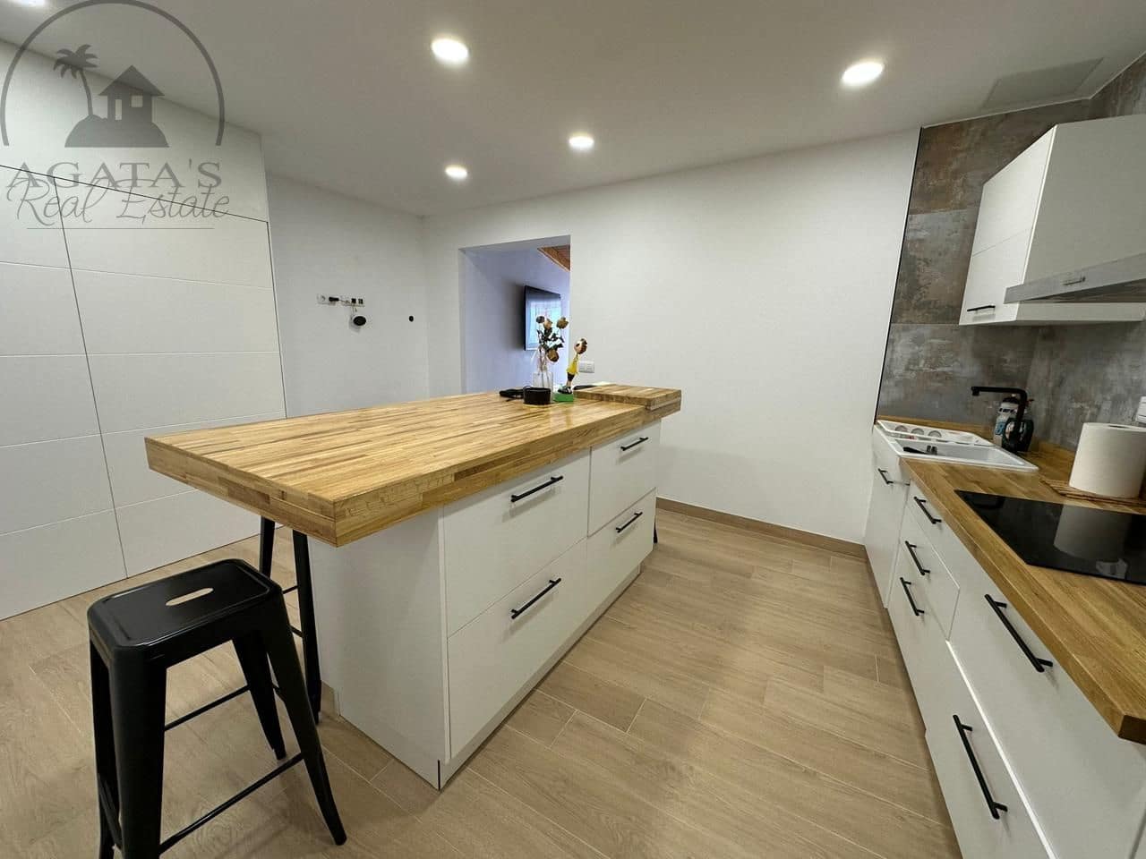 3 soverom Villa til salgs i Los Realejos med svømmebasseng - € 420 000 (Ref: 9189568)