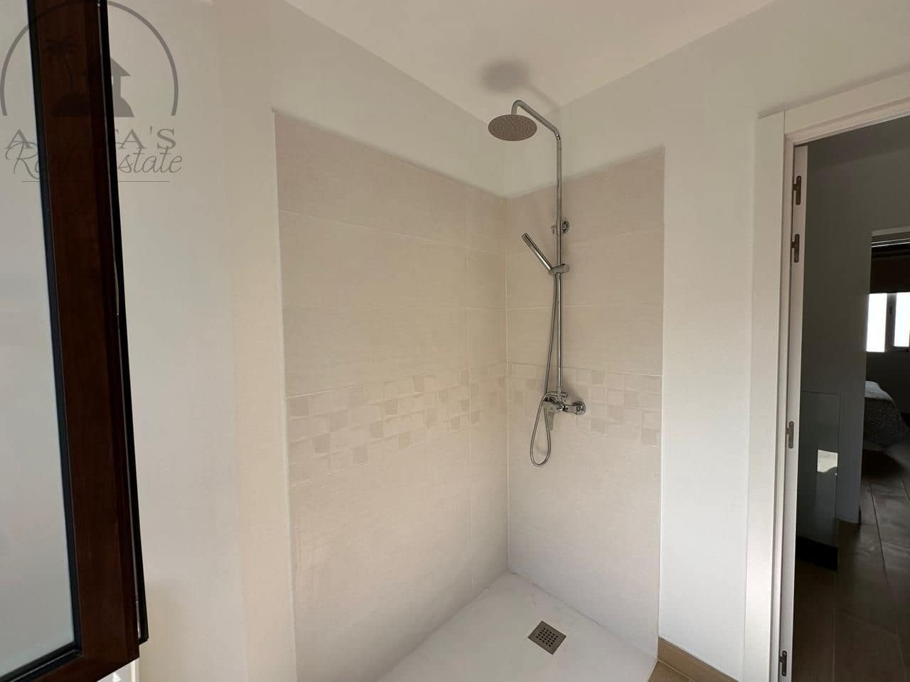 3 soverom Villa til salgs i Los Realejos med svømmebasseng - € 420 000 (Ref: 9189568)