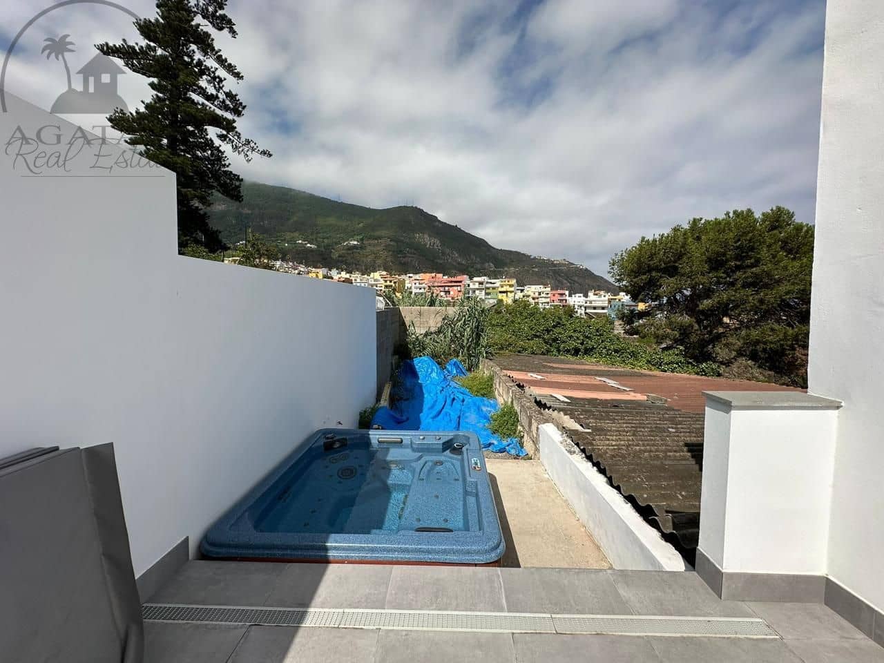 3 soverom Villa til salgs i Los Realejos med svømmebasseng - € 420 000 (Ref: 9189568)