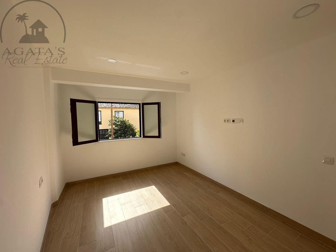 3 soverom Villa til salgs i Los Realejos med svømmebasseng - € 420 000 (Ref: 9189568)