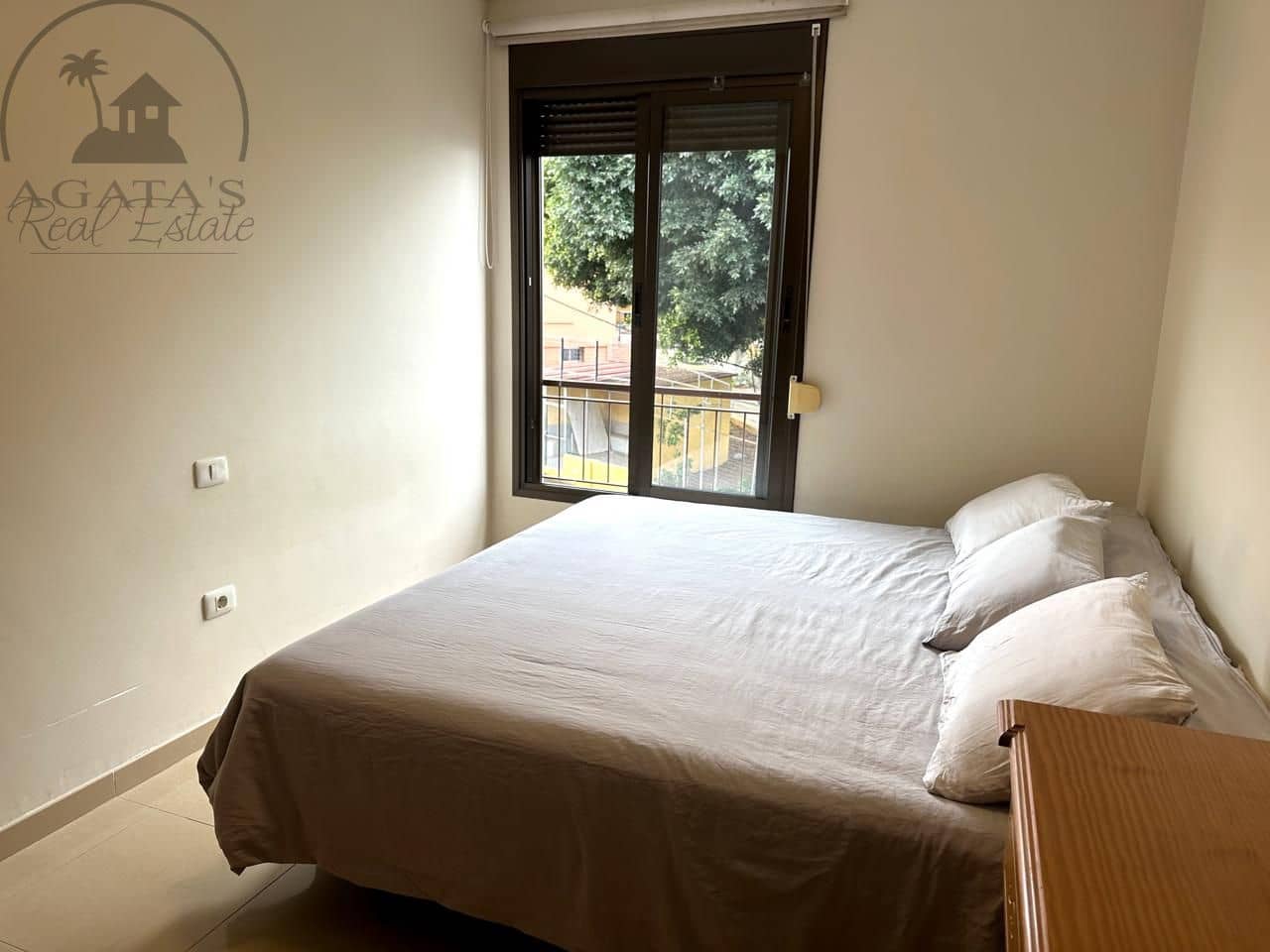 5 bedroom Villa for sale in Icod de los Vinos with garage - € 365,000 (Ref: 9196814)