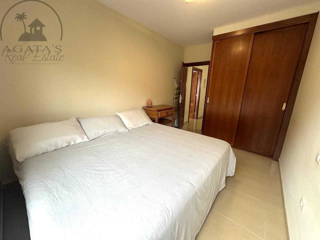 5 bedroom Villa for sale in Icod de los Vinos with garage - € 365,000 (Ref: 9196814)