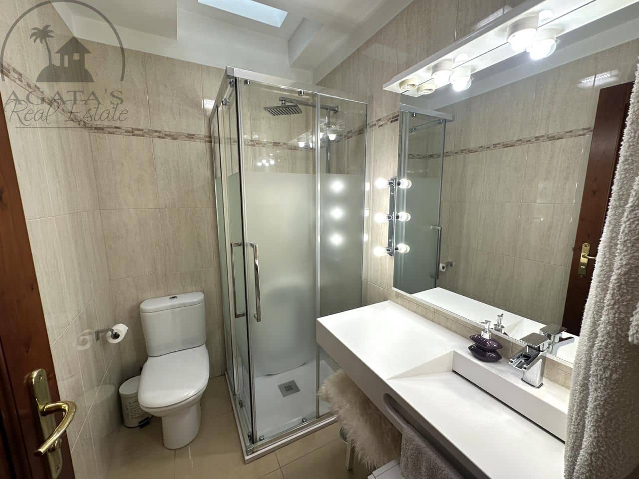 5 bedroom Villa for sale in Icod de los Vinos with garage - € 365,000 (Ref: 9196814)