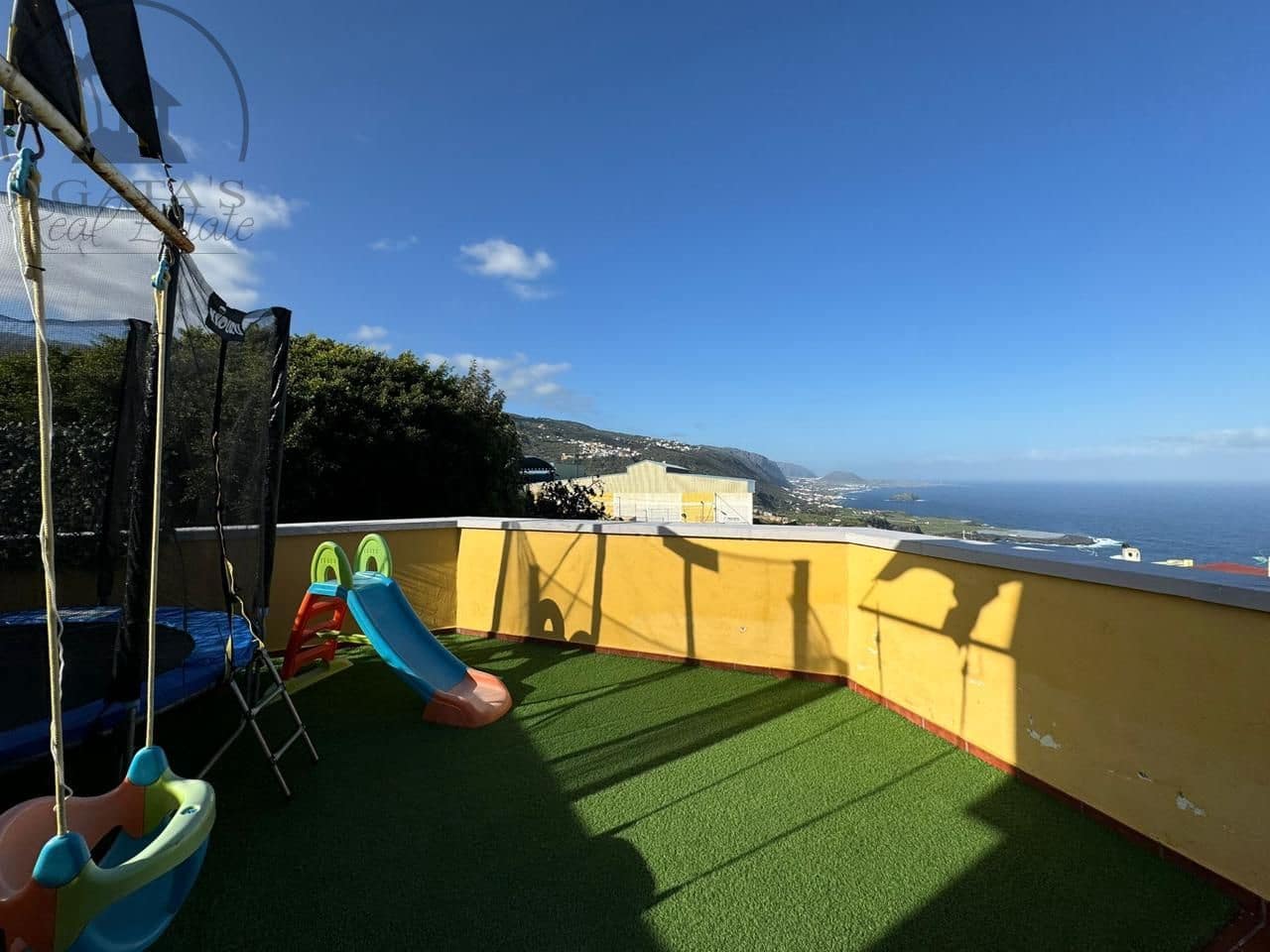 5 bedroom Villa for sale in Icod de los Vinos with garage - € 365,000 (Ref: 9196814)