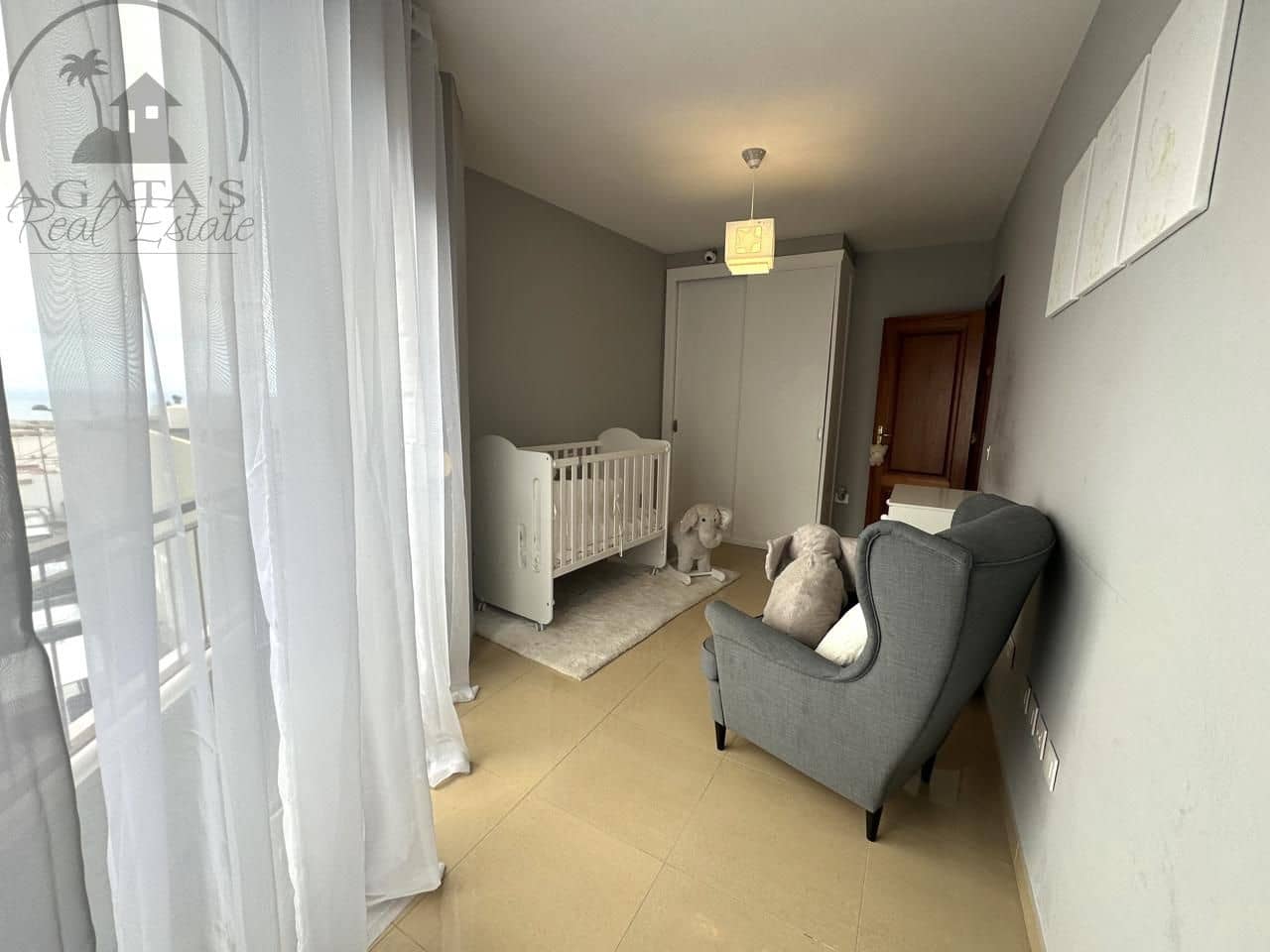 5 bedroom Villa for sale in Icod de los Vinos with garage - € 365,000 (Ref: 9196814)