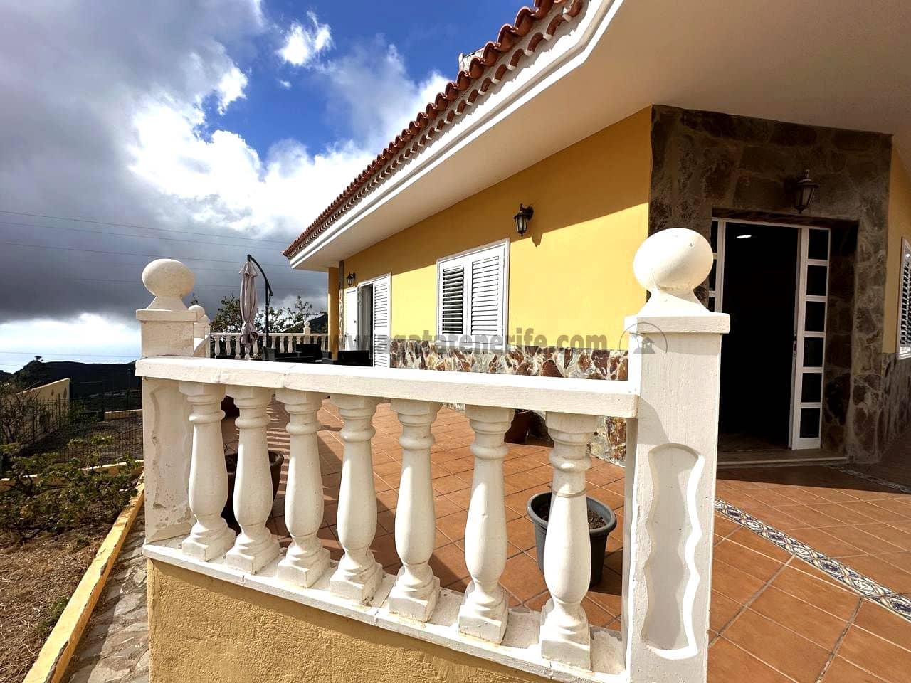 4 bedroom Finca/Country House for sale in Santiago del Teide with garage - € 630,000 (Ref: 9381989)