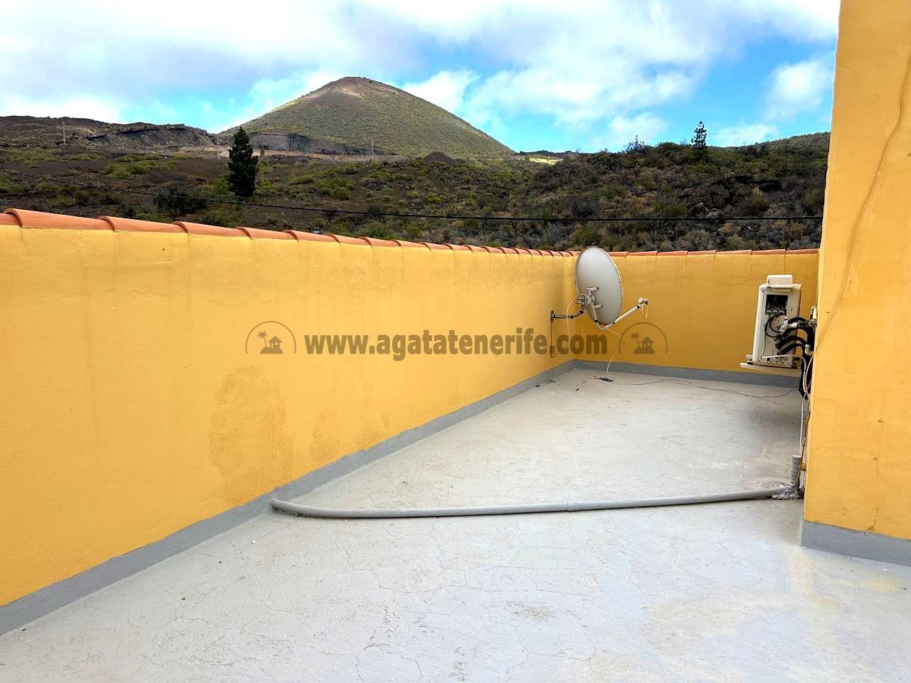 4 bedroom Finca/Country House for sale in Santiago del Teide with garage - € 630,000 (Ref: 9381989)