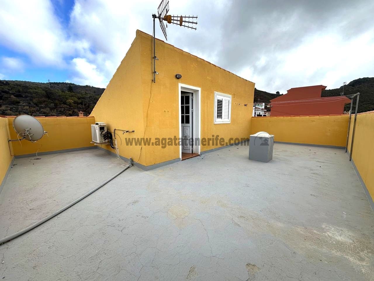 4 bedroom Finca/Country House for sale in Santiago del Teide with garage - € 630,000 (Ref: 9381989)