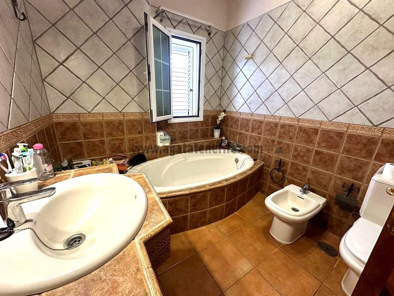 4 bedroom Finca/Country House for sale in Santiago del Teide with garage - € 630,000 (Ref: 9381989)