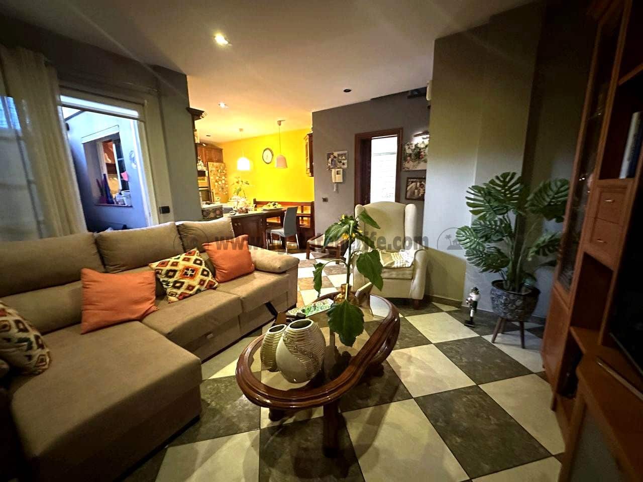 5 bedroom Villa for sale in Buenavista del Norte with garage - € 366,000 (Ref: 9432405)