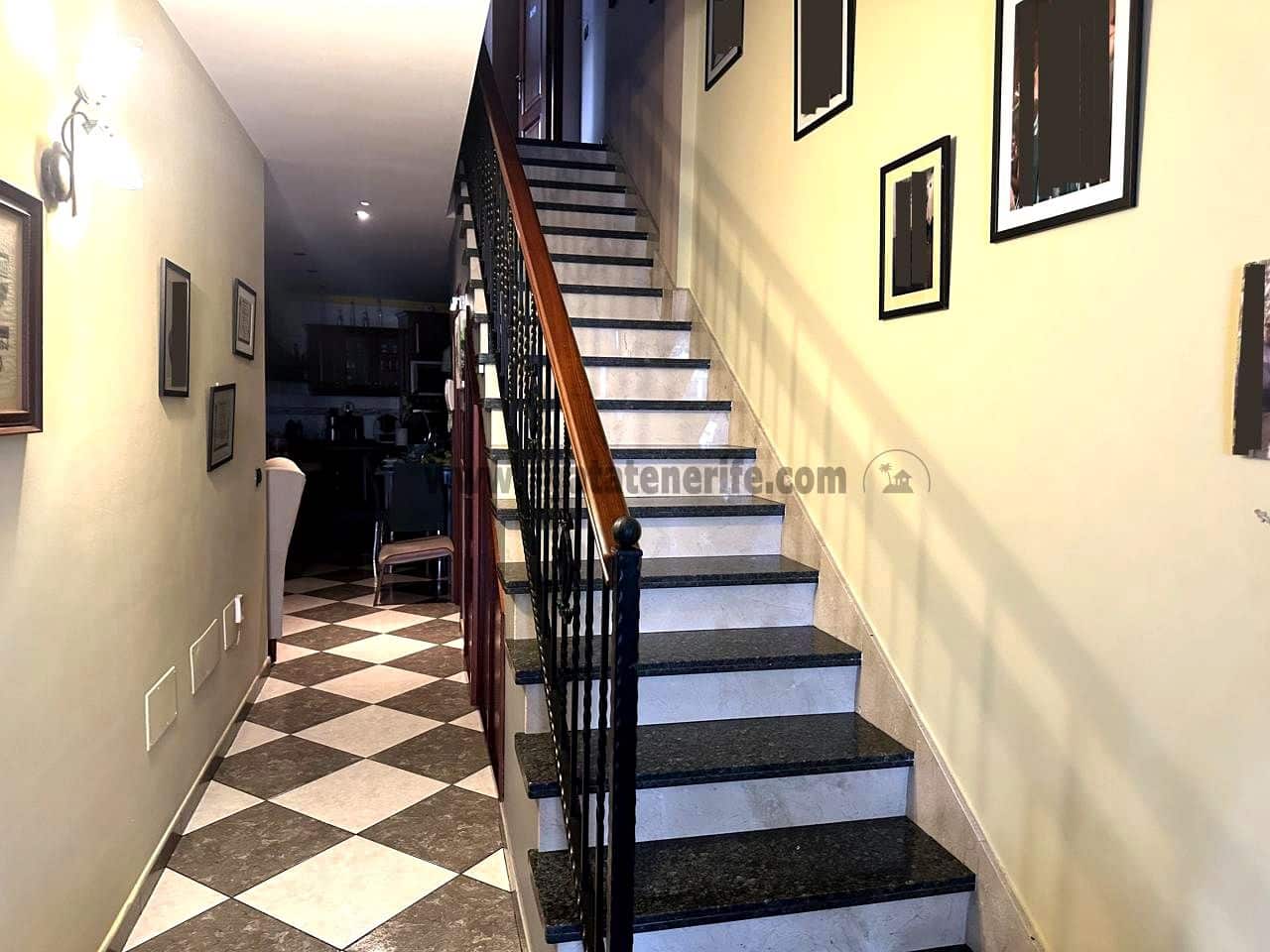 5 bedroom Villa for sale in Buenavista del Norte with garage - € 366,000 (Ref: 9432405)