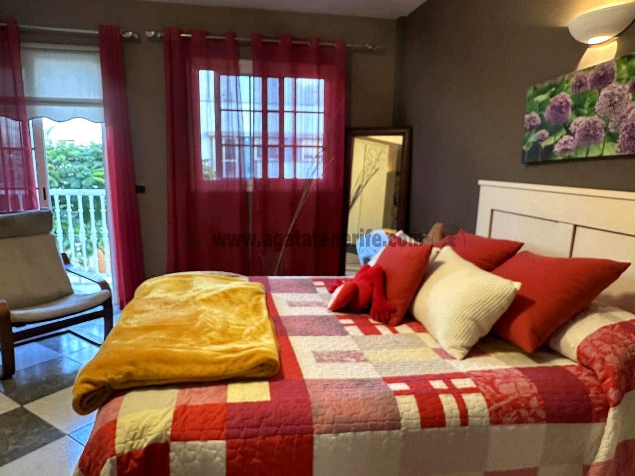 5 bedroom Villa for sale in Buenavista del Norte with garage - € 366,000 (Ref: 9432405)