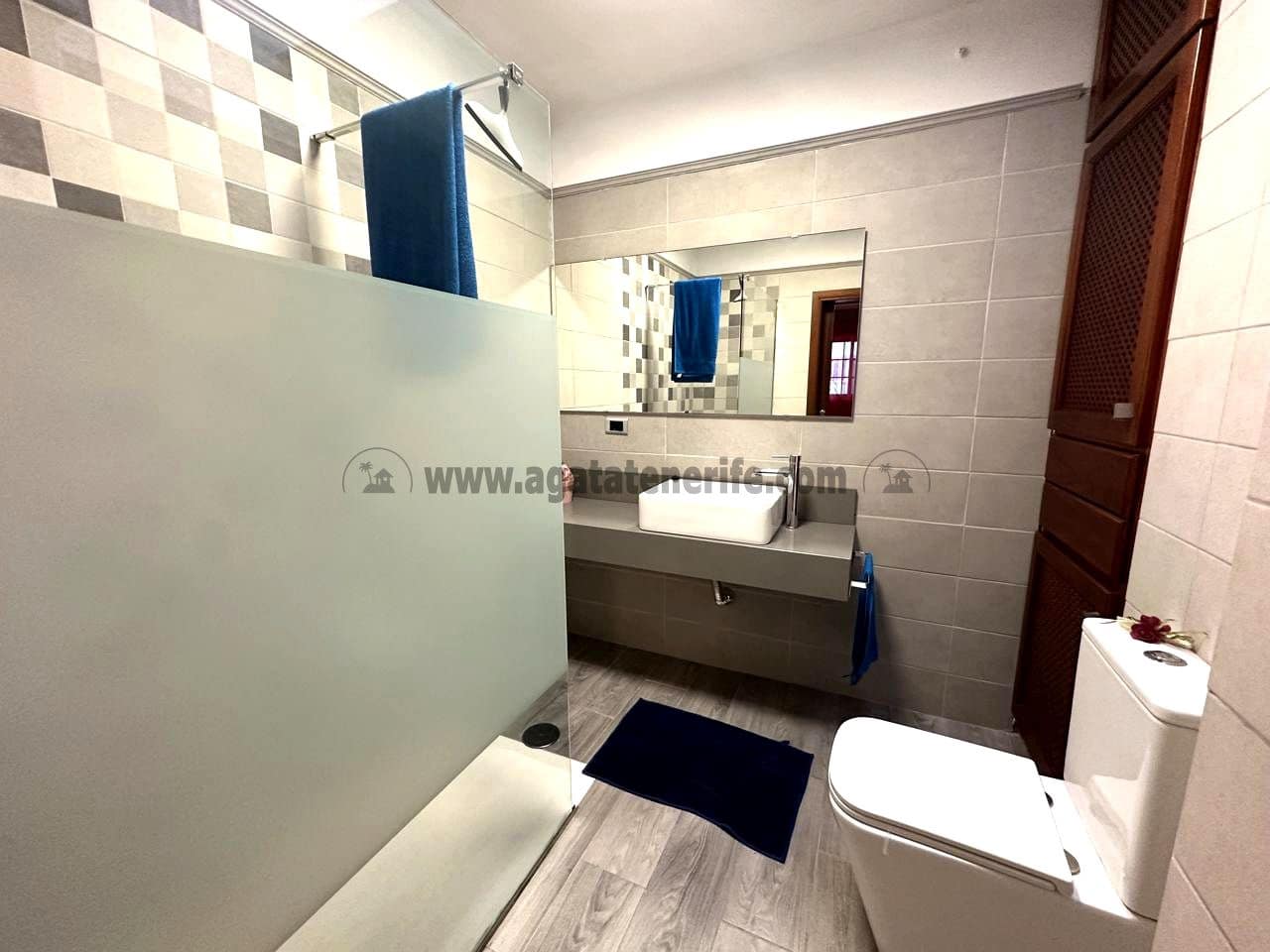 5 bedroom Villa for sale in Buenavista del Norte with garage - € 366,000 (Ref: 9432405)