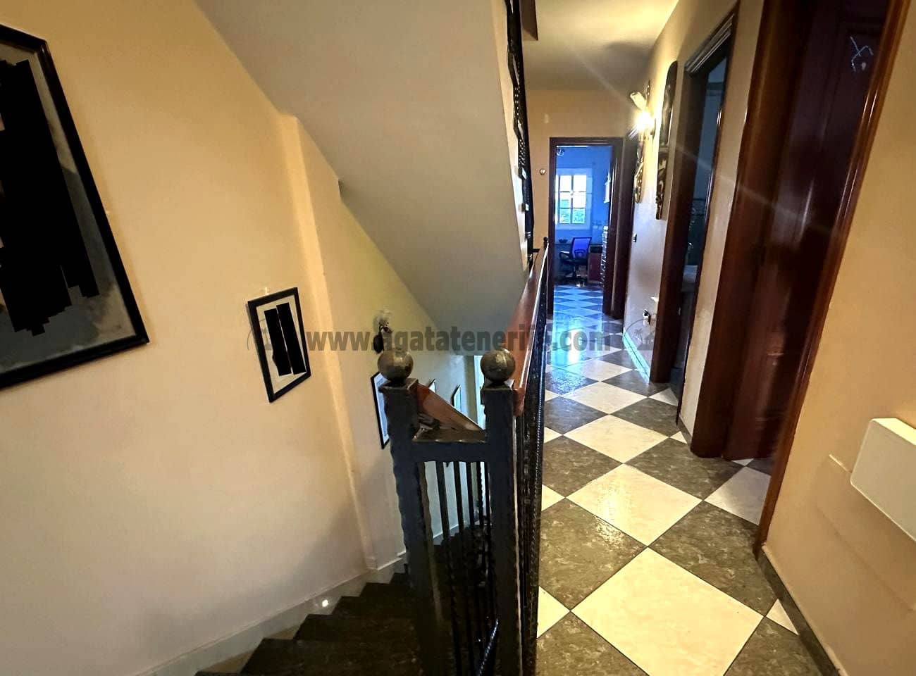 5 bedroom Villa for sale in Buenavista del Norte with garage - € 366,000 (Ref: 9432405)