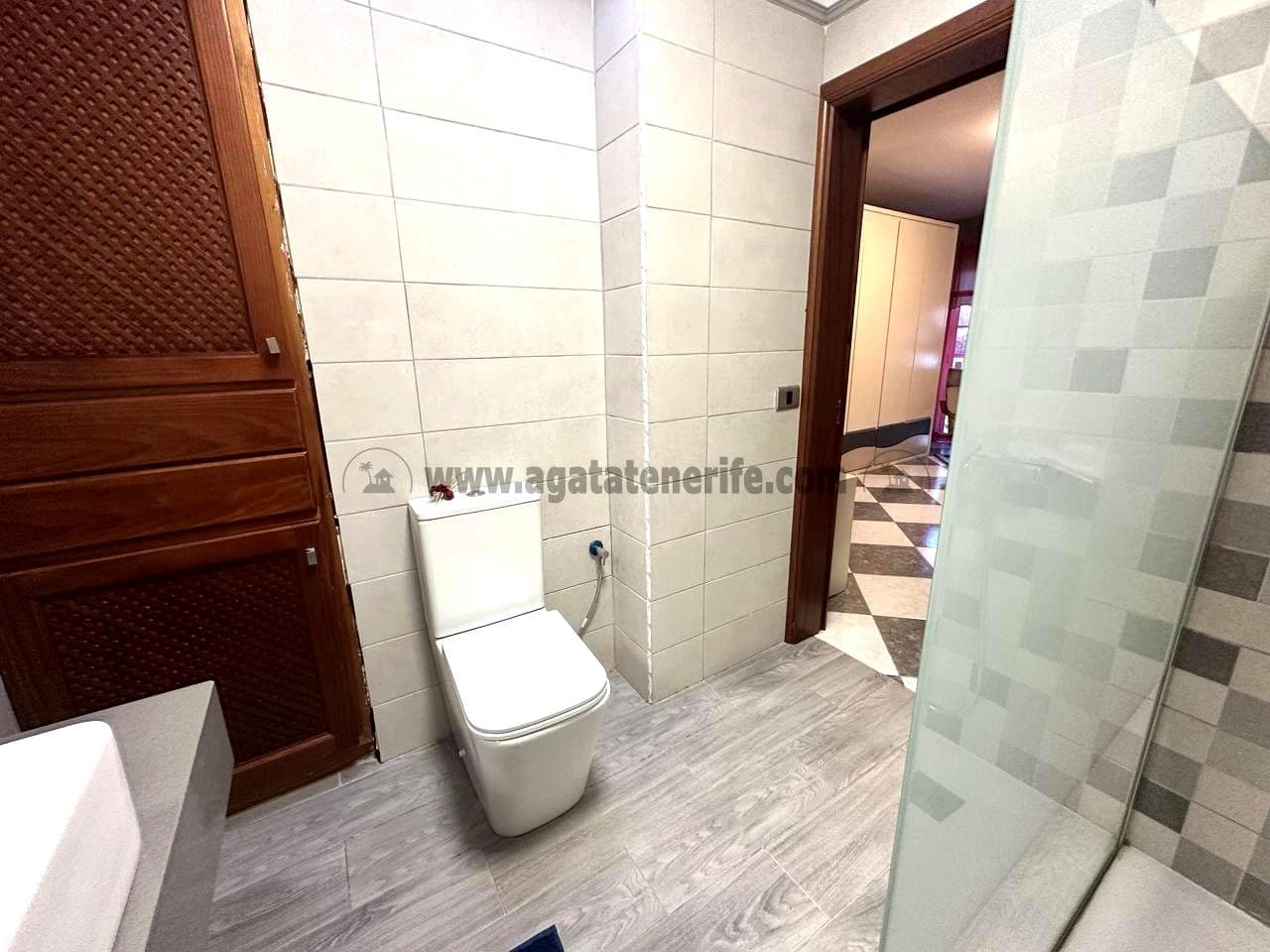 5 bedroom Villa for sale in Buenavista del Norte with garage - € 366,000 (Ref: 9432405)