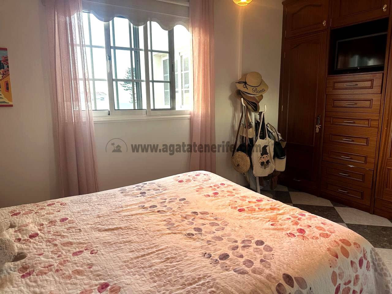 5 bedroom Villa for sale in Buenavista del Norte with garage - € 366,000 (Ref: 9432405)