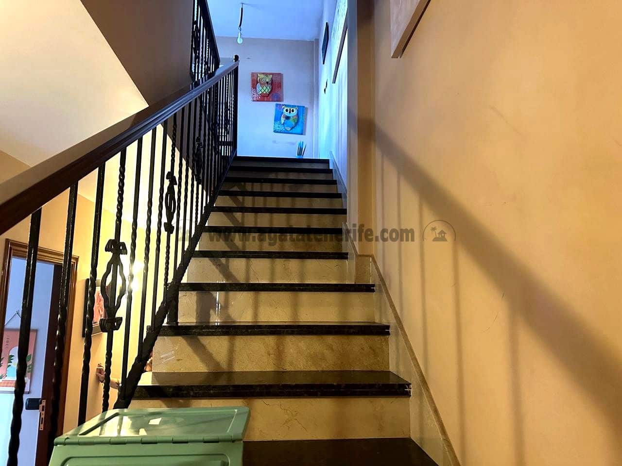 5 bedroom Villa for sale in Buenavista del Norte with garage - € 366,000 (Ref: 9432405)