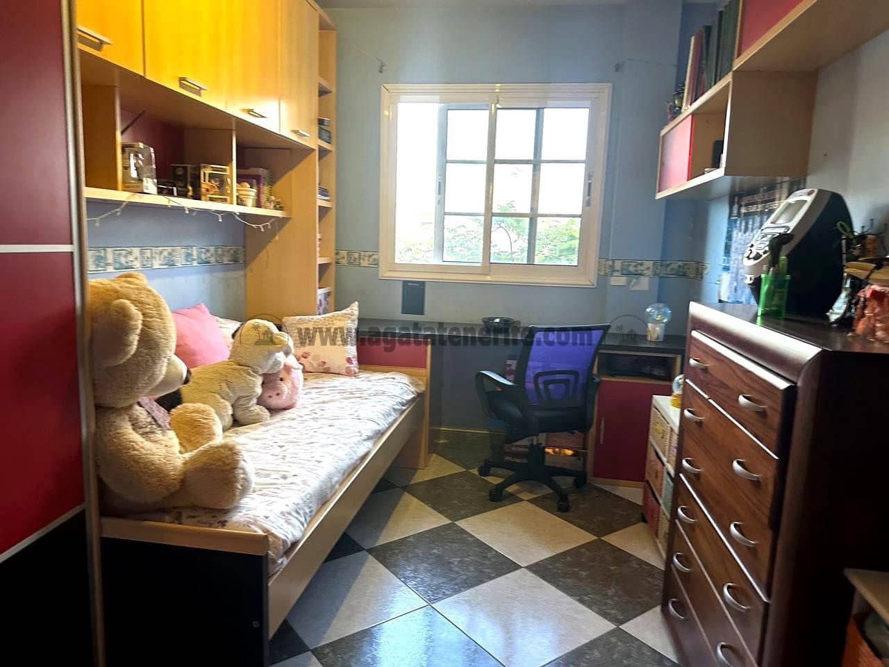 5 bedroom Villa for sale in Buenavista del Norte with garage - € 366,000 (Ref: 9432405)