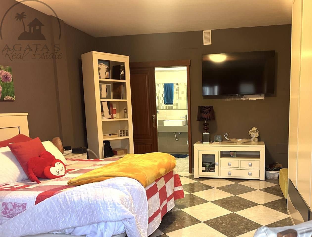 5 slaapkamer Villa te koop in Buenavista del Norte met garage - € 366.000 (Ref: 9432405)