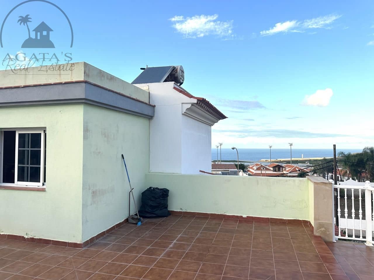 5 slaapkamer Villa te koop in Buenavista del Norte met garage - € 366.000 (Ref: 9432405)