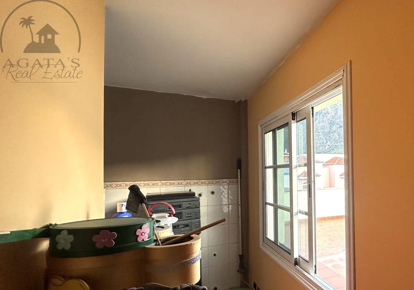 5 slaapkamer Villa te koop in Buenavista del Norte met garage - € 366.000 (Ref: 9432405)