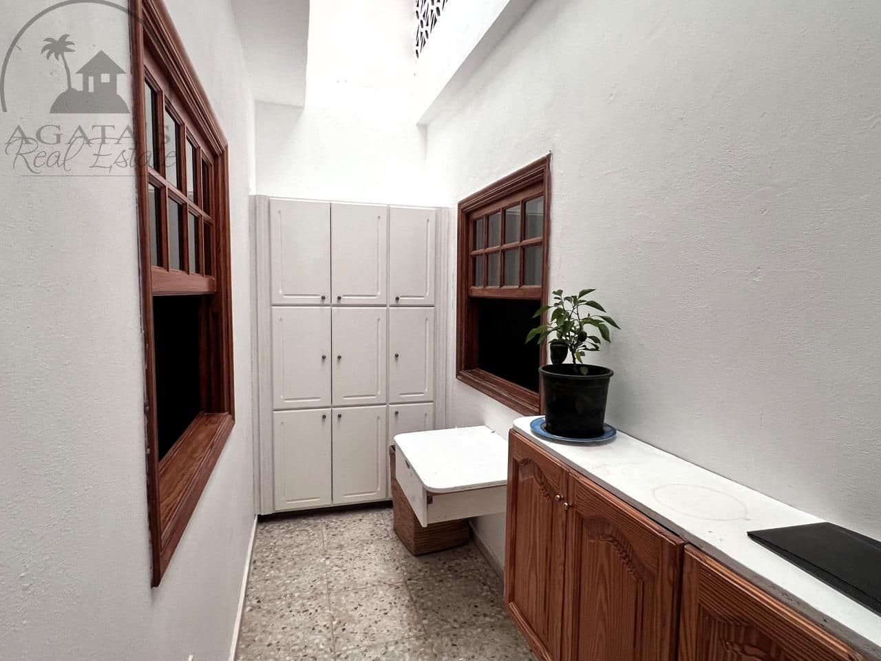 4 soveværelse Villa til salg i Icod de los Vinos med garage - € 199.000 (Ref: 9442853)