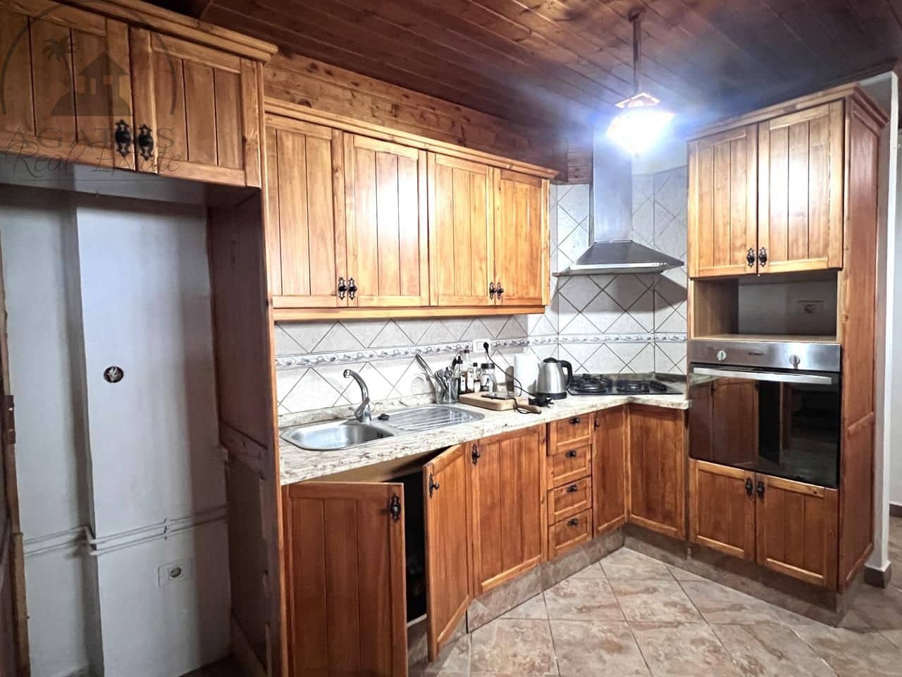 4 soveværelse Villa til salg i Icod de los Vinos med garage - € 199.000 (Ref: 9442853)