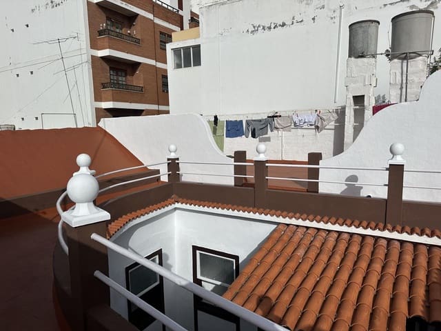 Appartement de 2 chambres à louer à Icod de los Vinos - 800 € (Ref: 9442887)